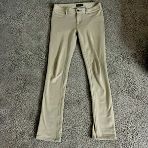 I’m selling khaki jeans they are in great condition
